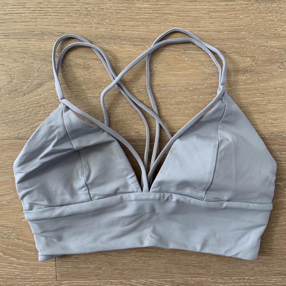 Lululemon sports bra size 4